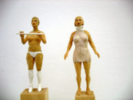 Zwei Frauen, 2008, Zirbelkiefer, Gewebeband, H=30cm